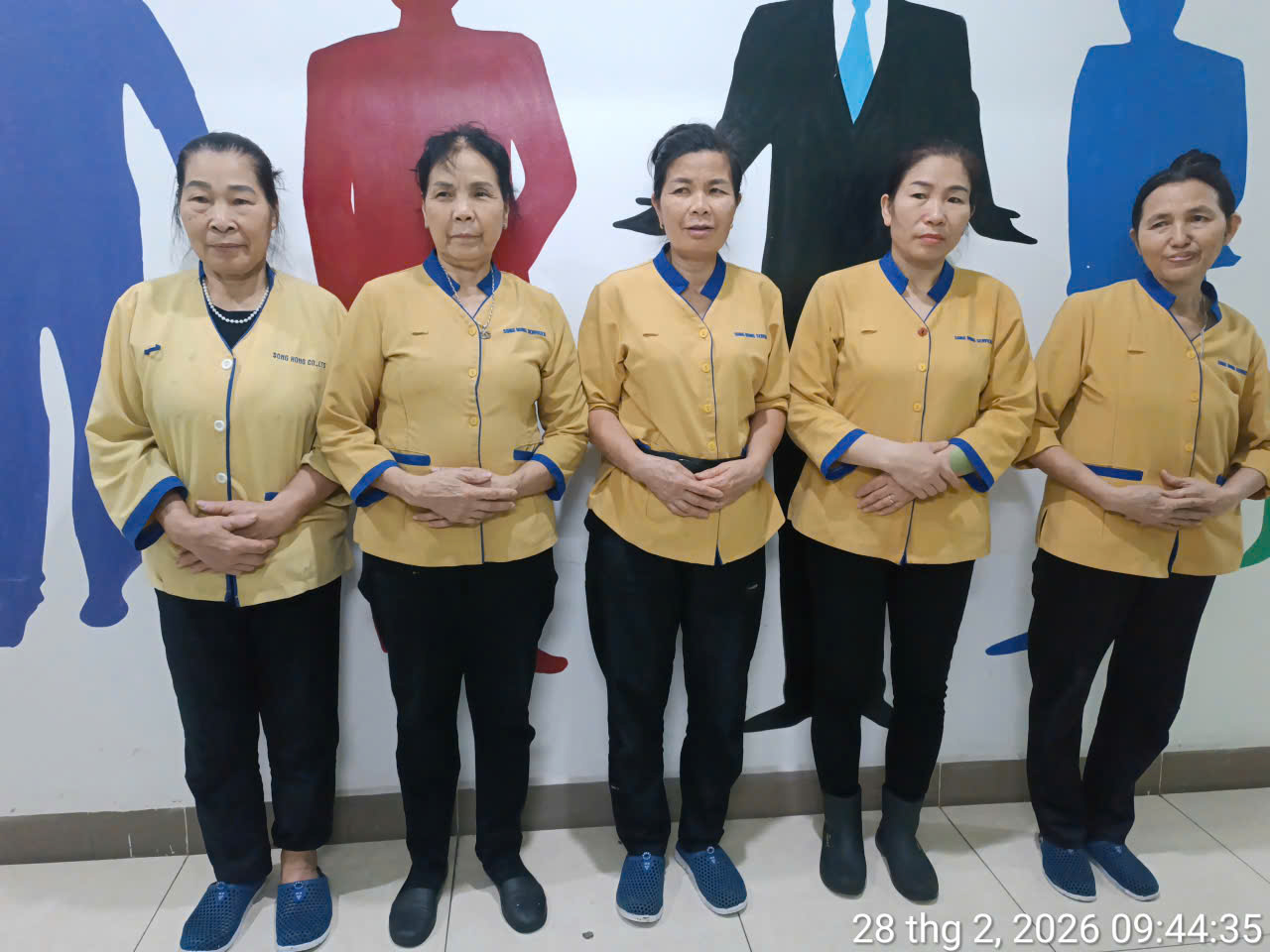 Khách hàng an tâm với dịch vụ vệ sinh chung cư tại Hà Nội